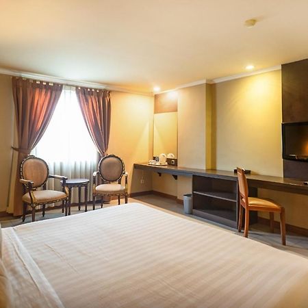 Olympic Hotel Джакарта Екстер'єр фото
