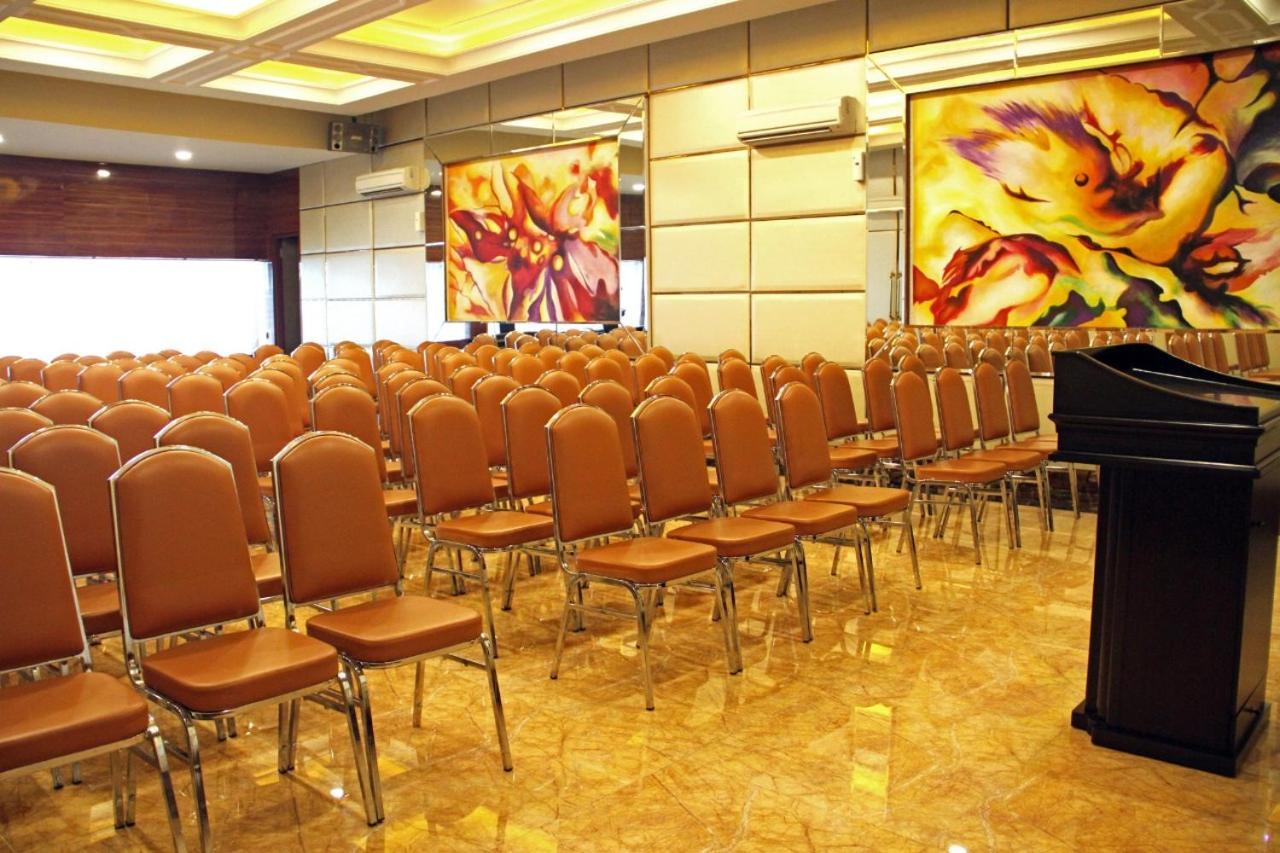 Olympic Hotel Джакарта Екстер'єр фото