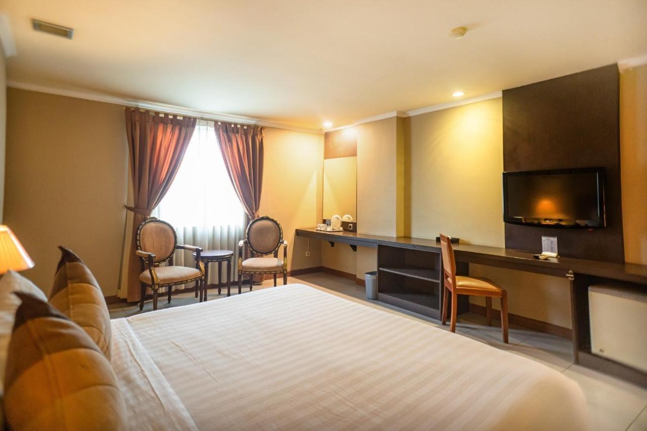 Olympic Hotel Джакарта Екстер'єр фото