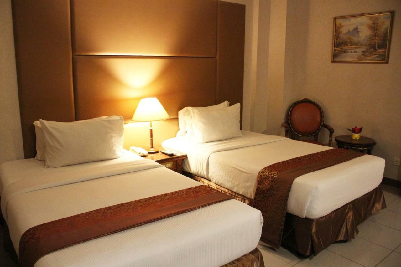 Olympic Hotel Джакарта Екстер'єр фото